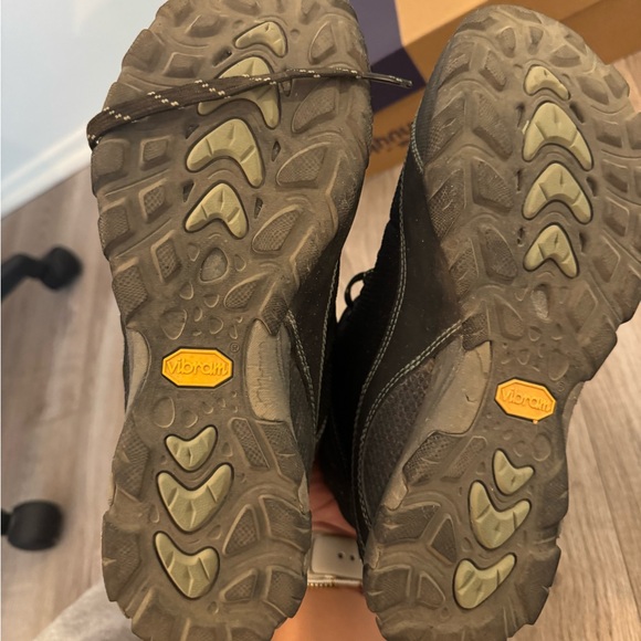 black hiking boots - Picture 4 of 8